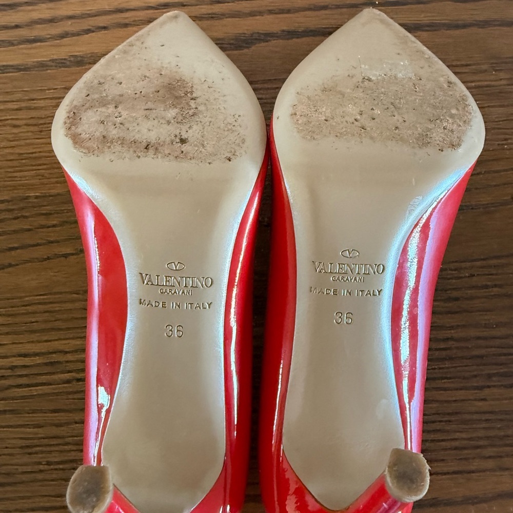 Valentino Garavani Red Patent Leather Pointed-Toe Stiletto Pumps - Picture 5 of 6